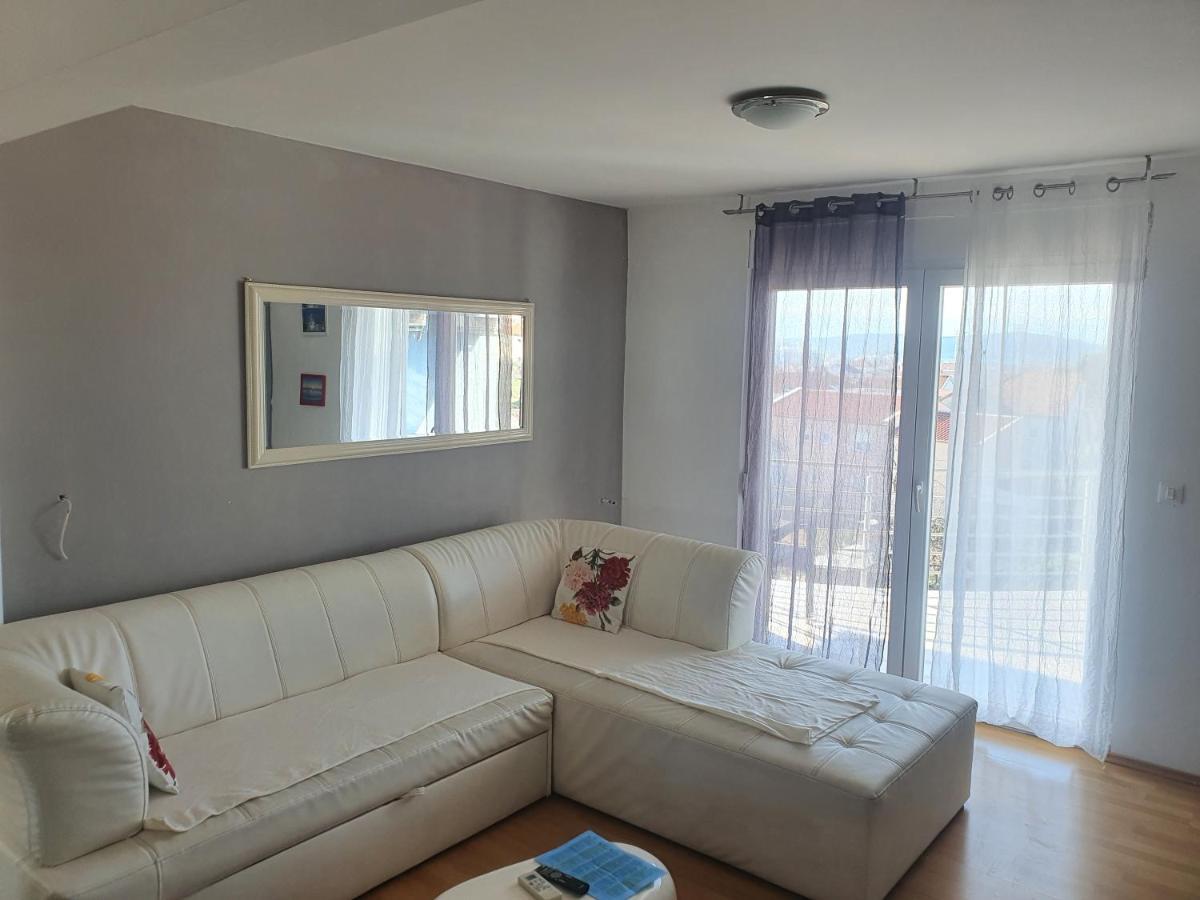 Cozy Two-bedroom Apartment