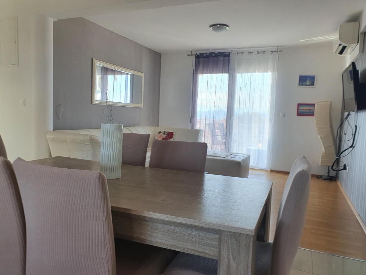 Cozy Two-bedroom Appartement