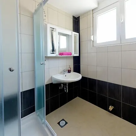 Cozy Two-Bedroom Apartment Zadar Kamer foto
