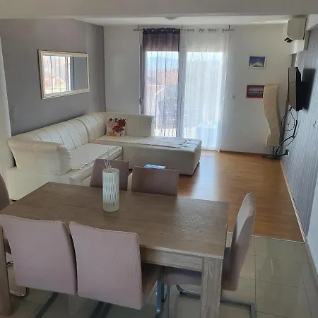 Cozy Two-Bedroom Apartment Zadar Buitenkant foto