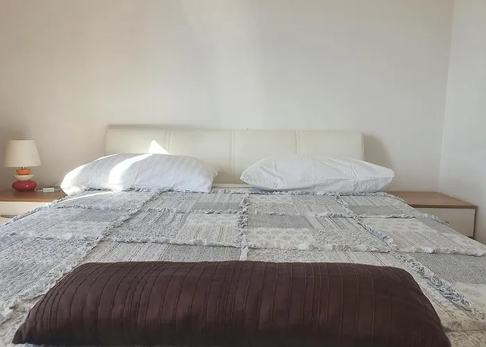 Cozy Two-Bedroom Apartment