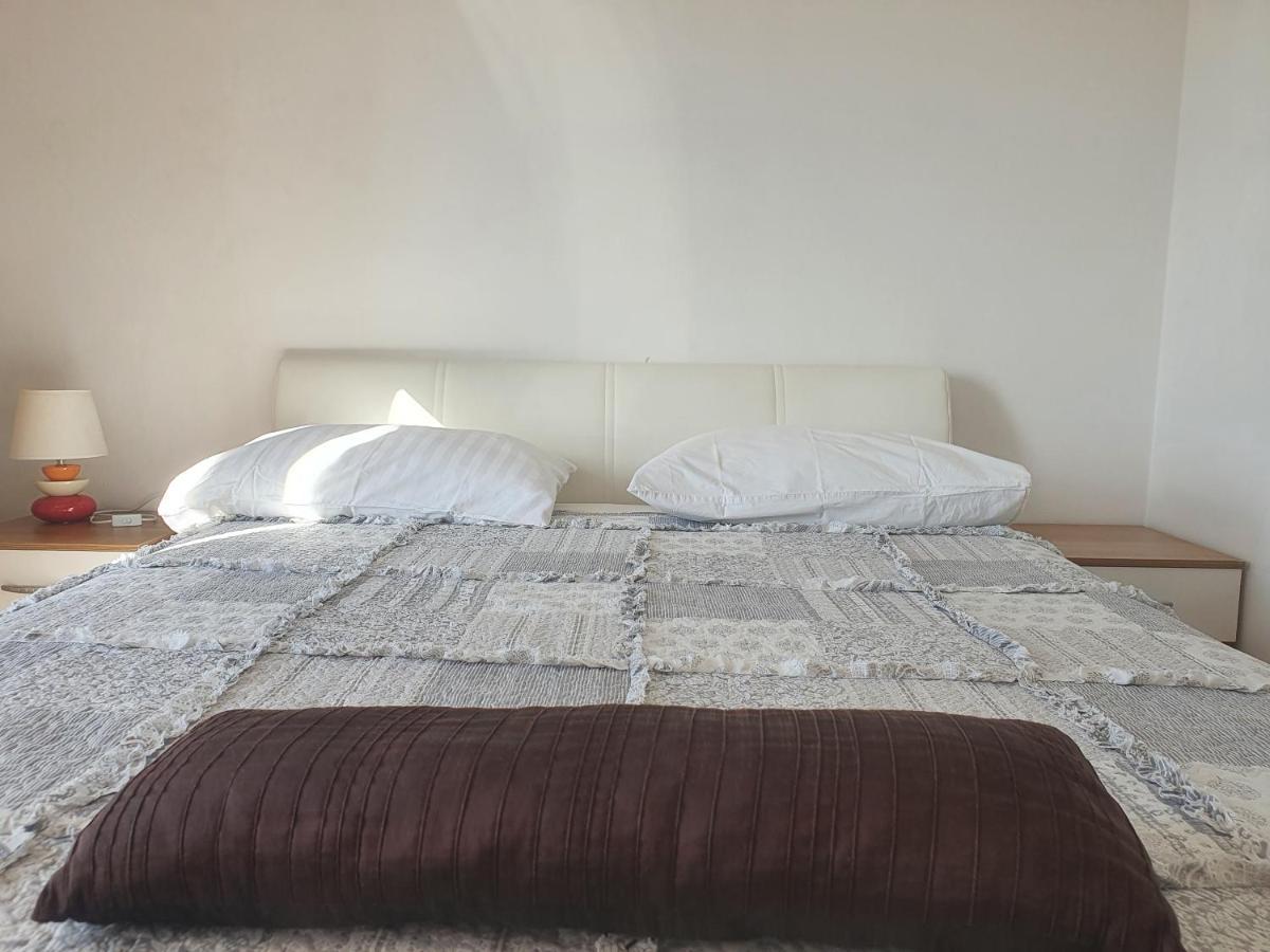 Cozy Two-bedroom Apartment Zadar