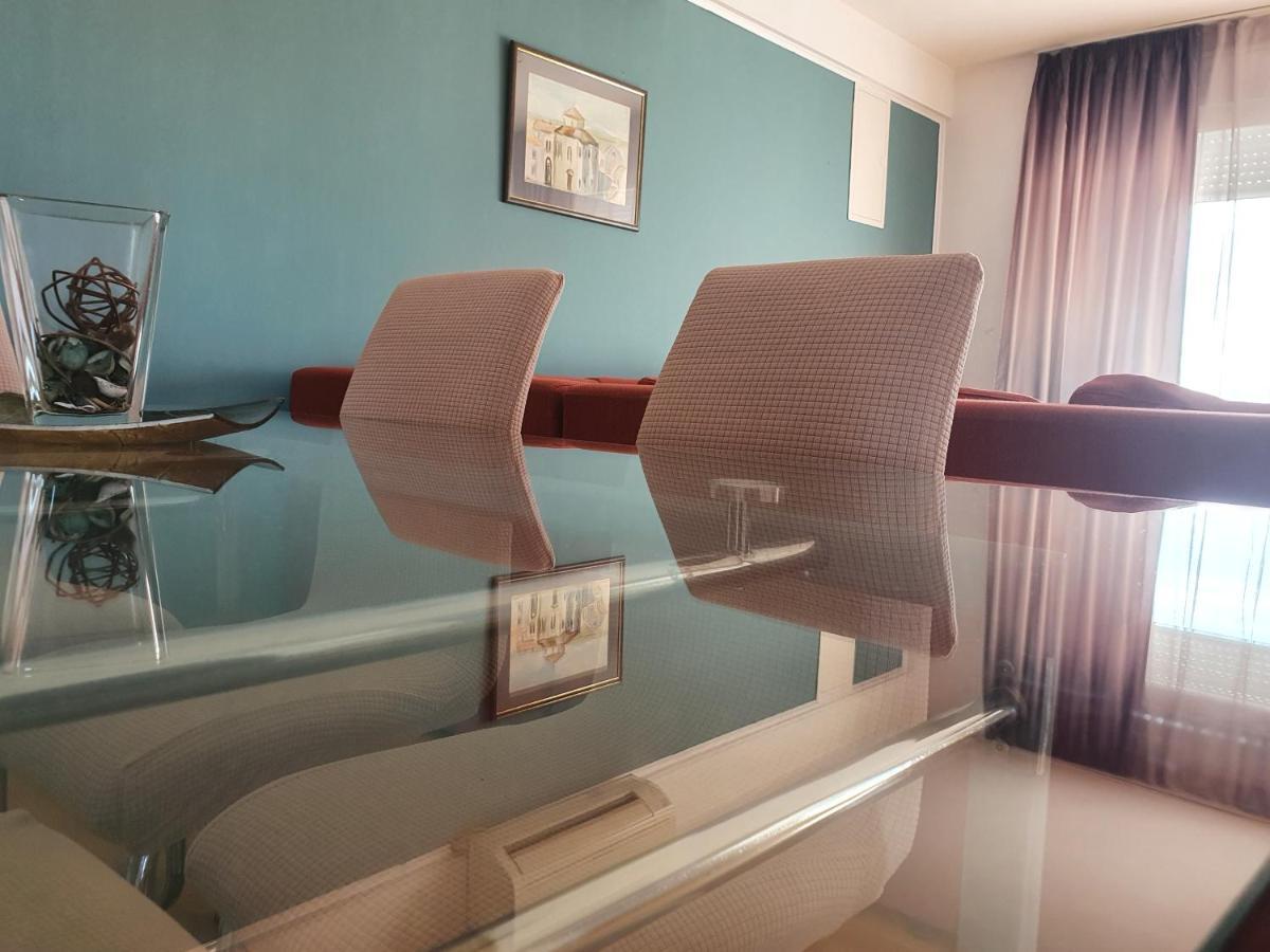 Cozy Two-bedroom Apartment Zadar