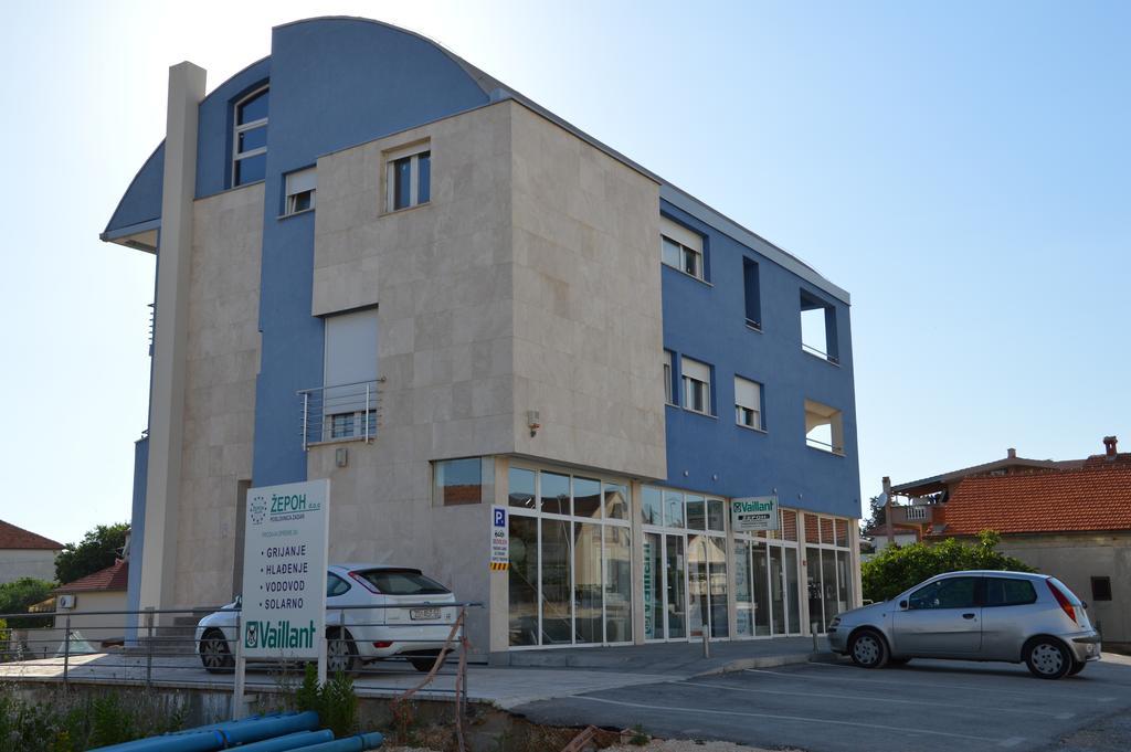 Cozy Two-bedroom Apartment Zadar